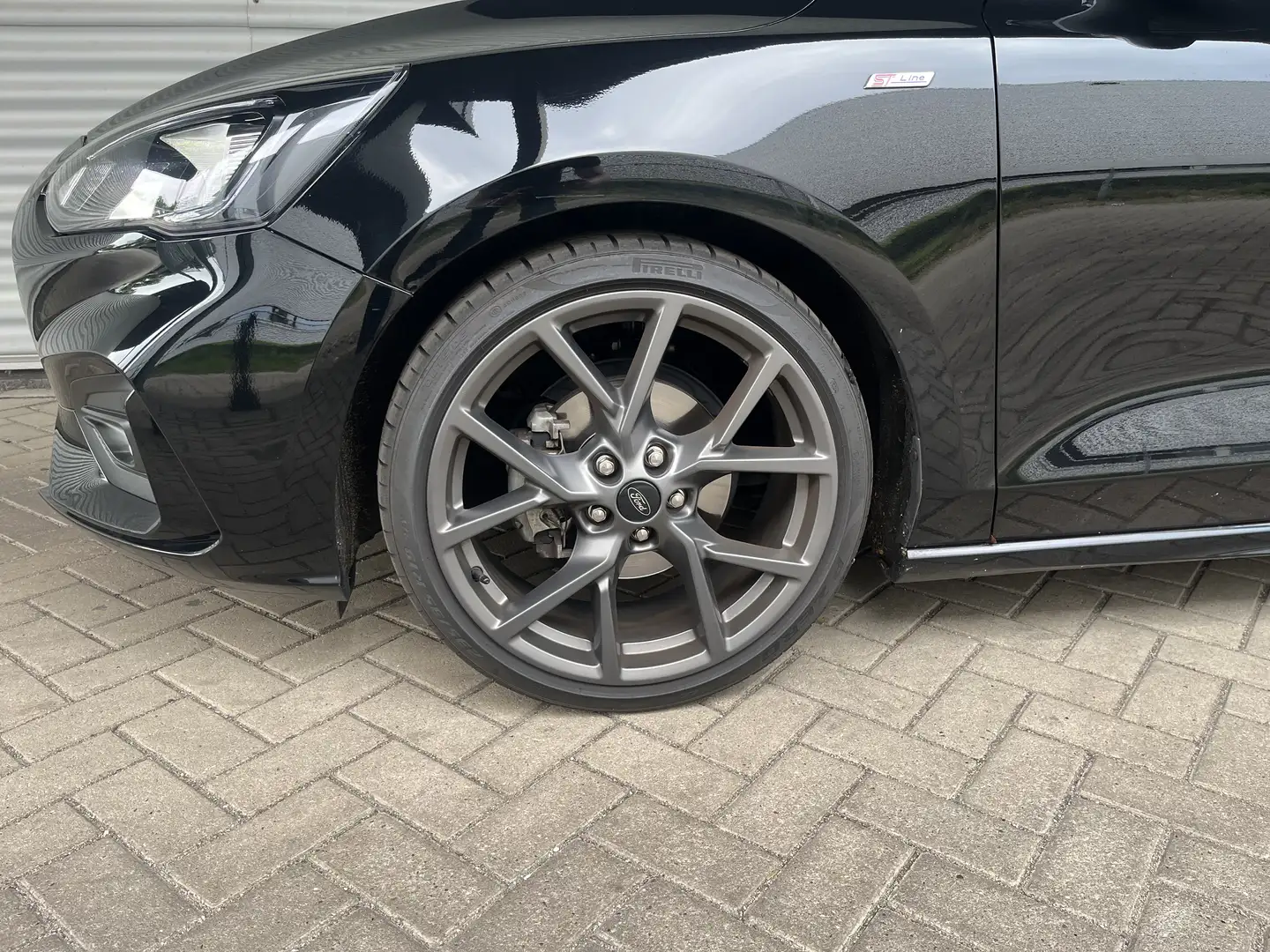 Ford Focus 1.0 EBH ST-line Act. XBns, carplay, acc Zwart - 2