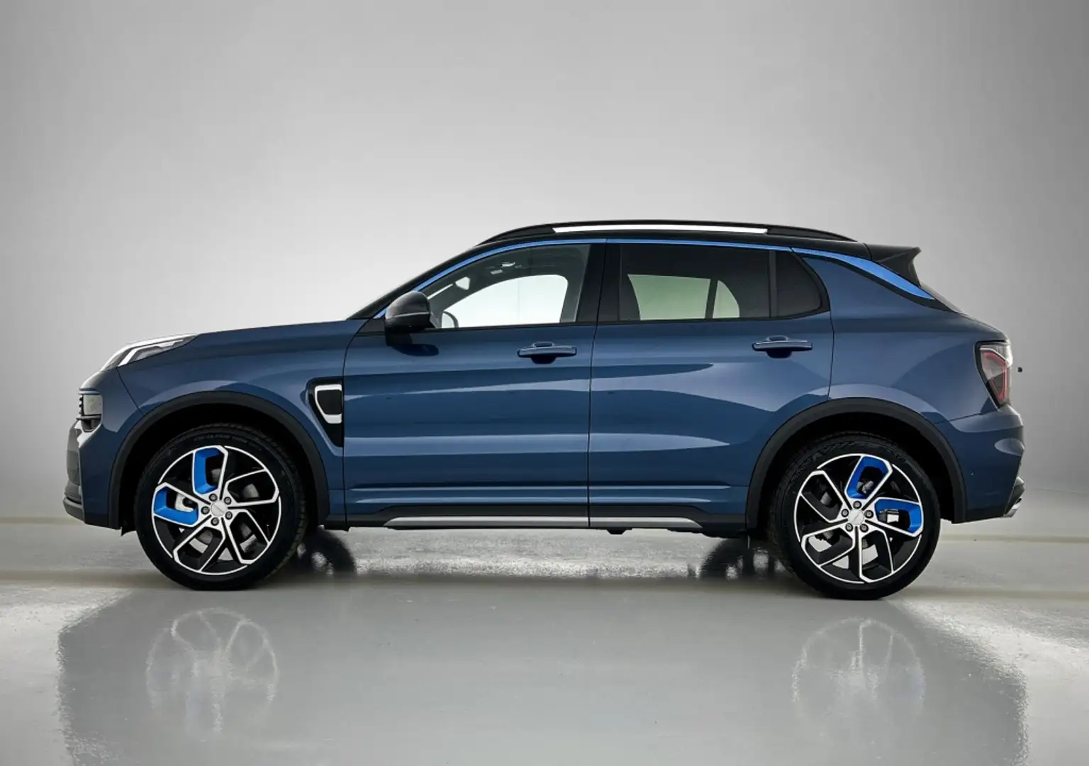 Lynk & Co 01 1.5 PHEV Business Ed. | 1800KG Trekvermogen | 360 Blauw - 2