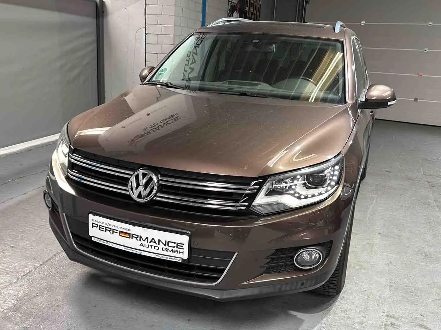 Volkswagen Tiguan Bi-Xenon LED PDC Panoramadach Marrón - 2