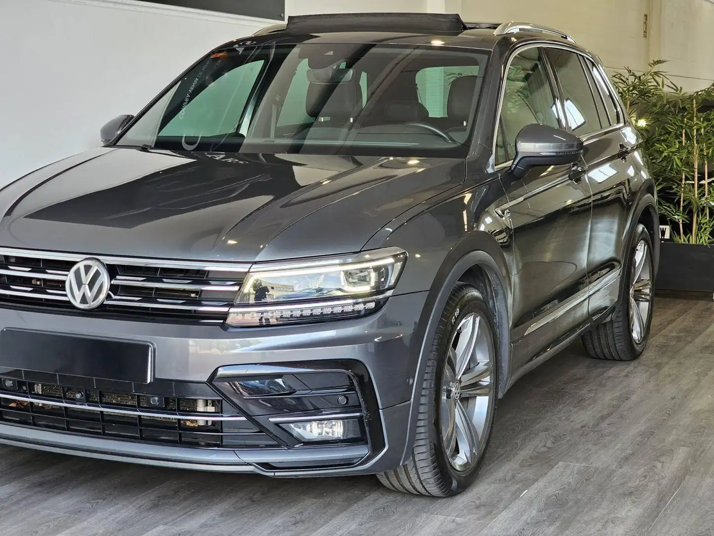 Volkswagen Tiguan Volkswagen Tiguan R-Line 2.0 TDI 150 CV DSG Sport Gris - 2