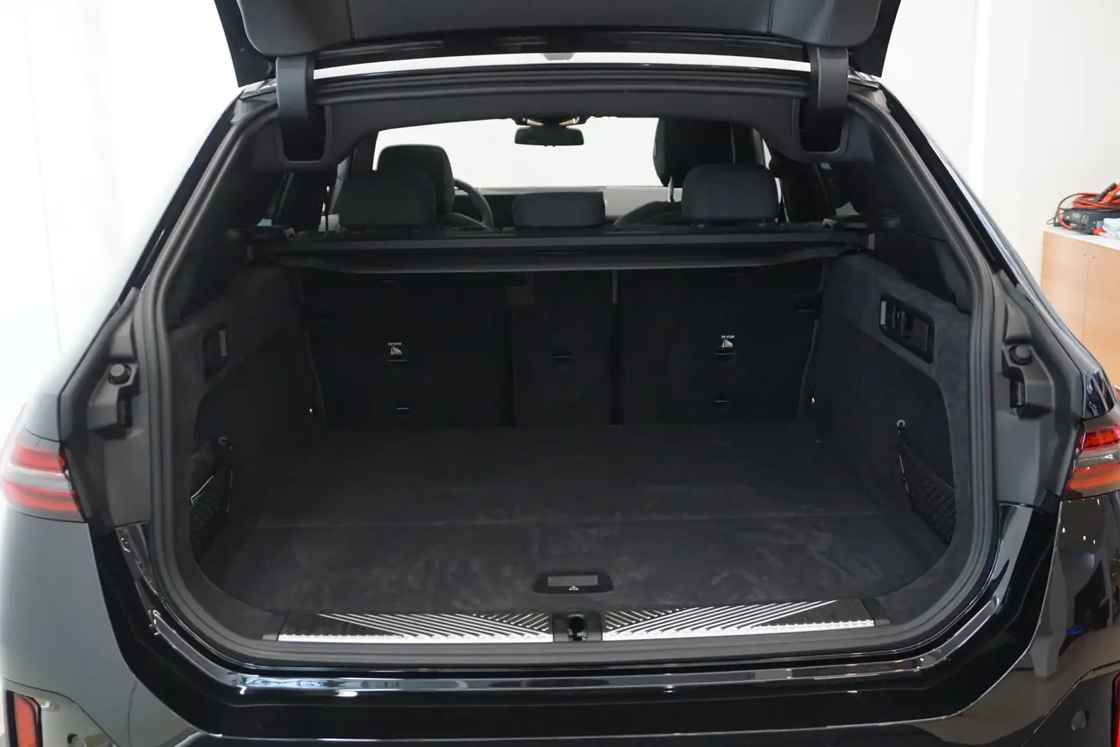BMW 540 d xDrive Schwarz - 2