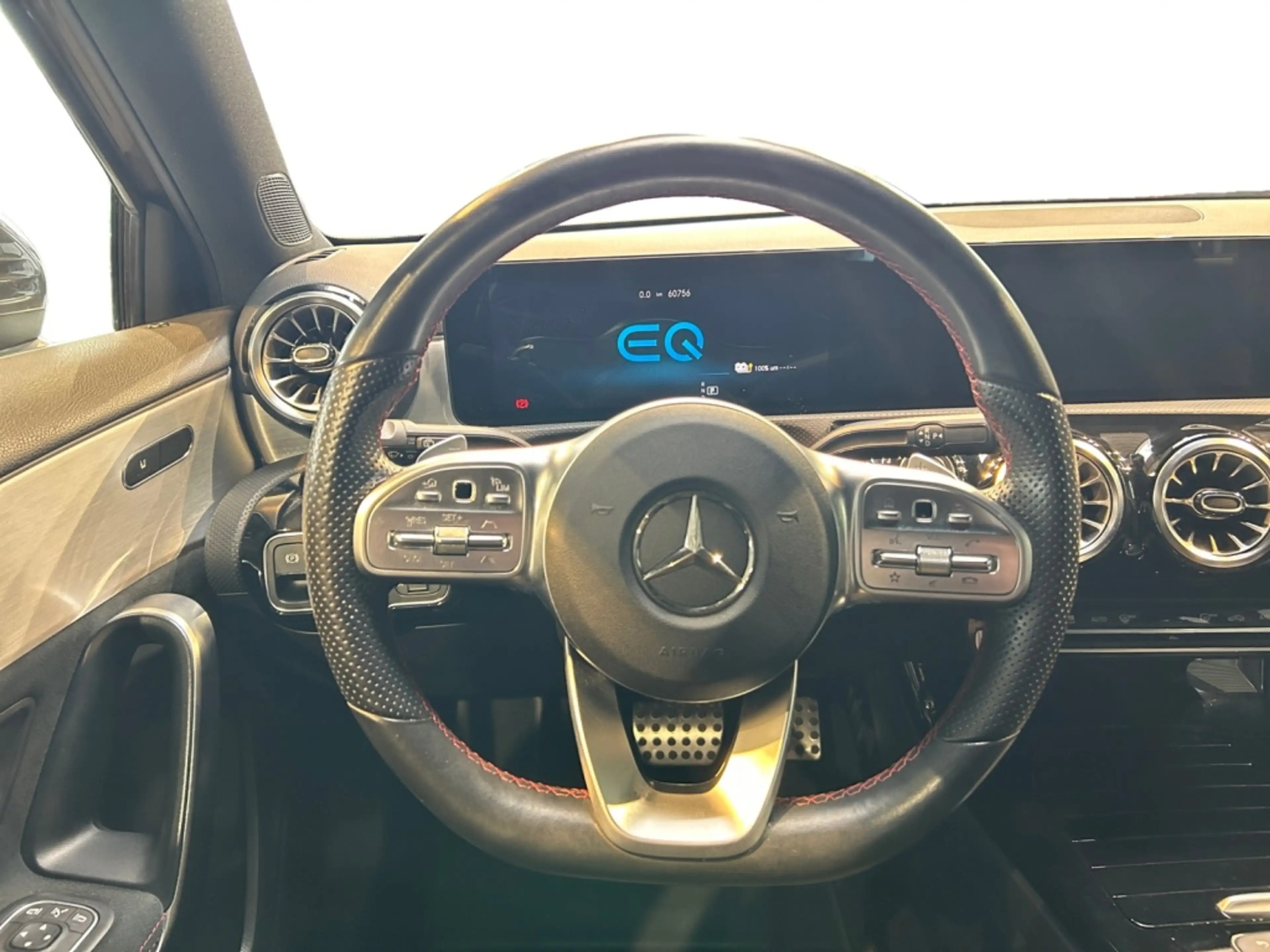 Mercedes-Benz A 250 e AMG AMG+MBUX+Fahrassist+Wide+Cam+LED+AUT — photo 14