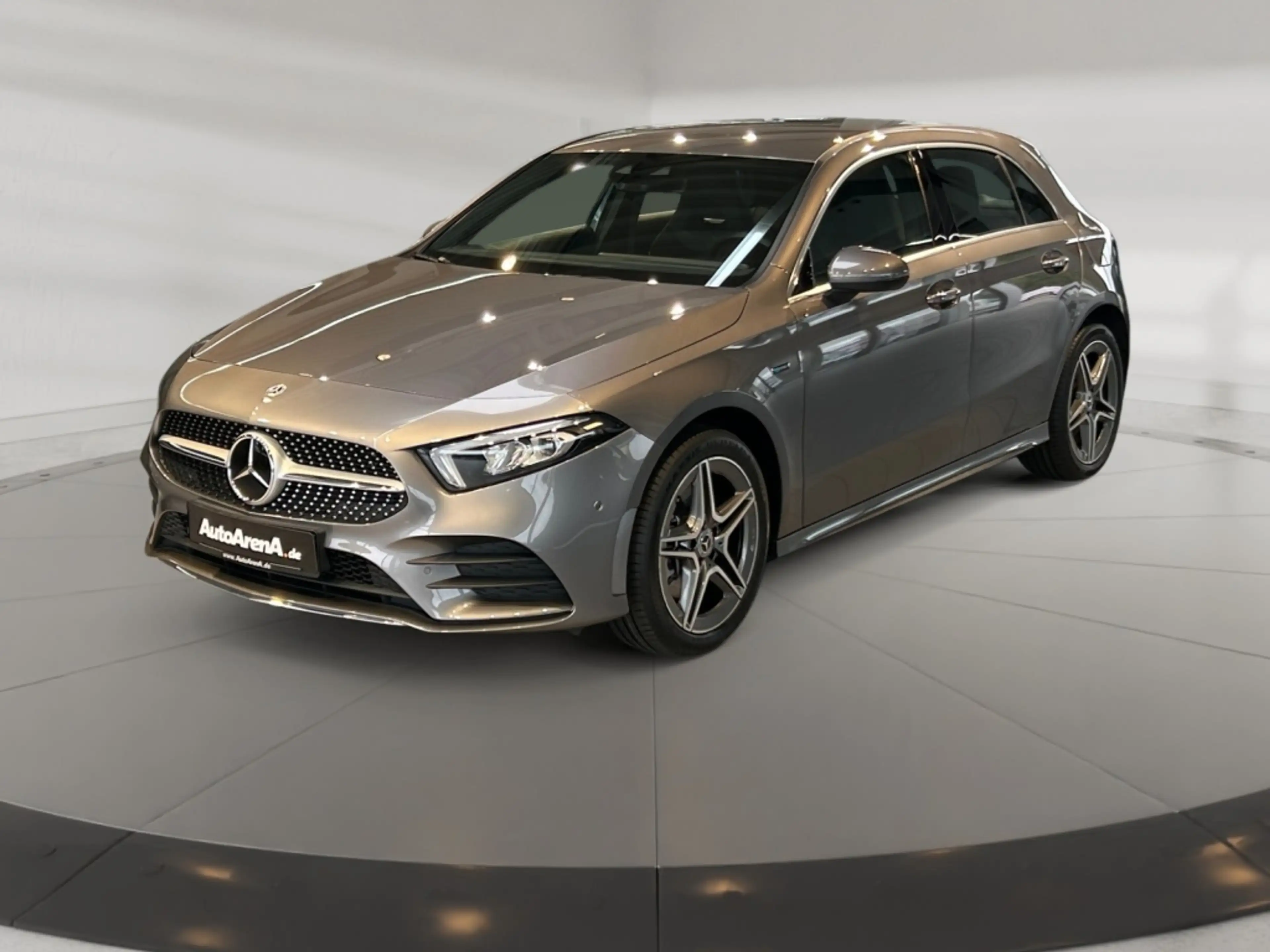 Mercedes-Benz A 250 e AMG AMG+MBUX+Fahrassist+Wide+Cam+LED+AUT — photo 2