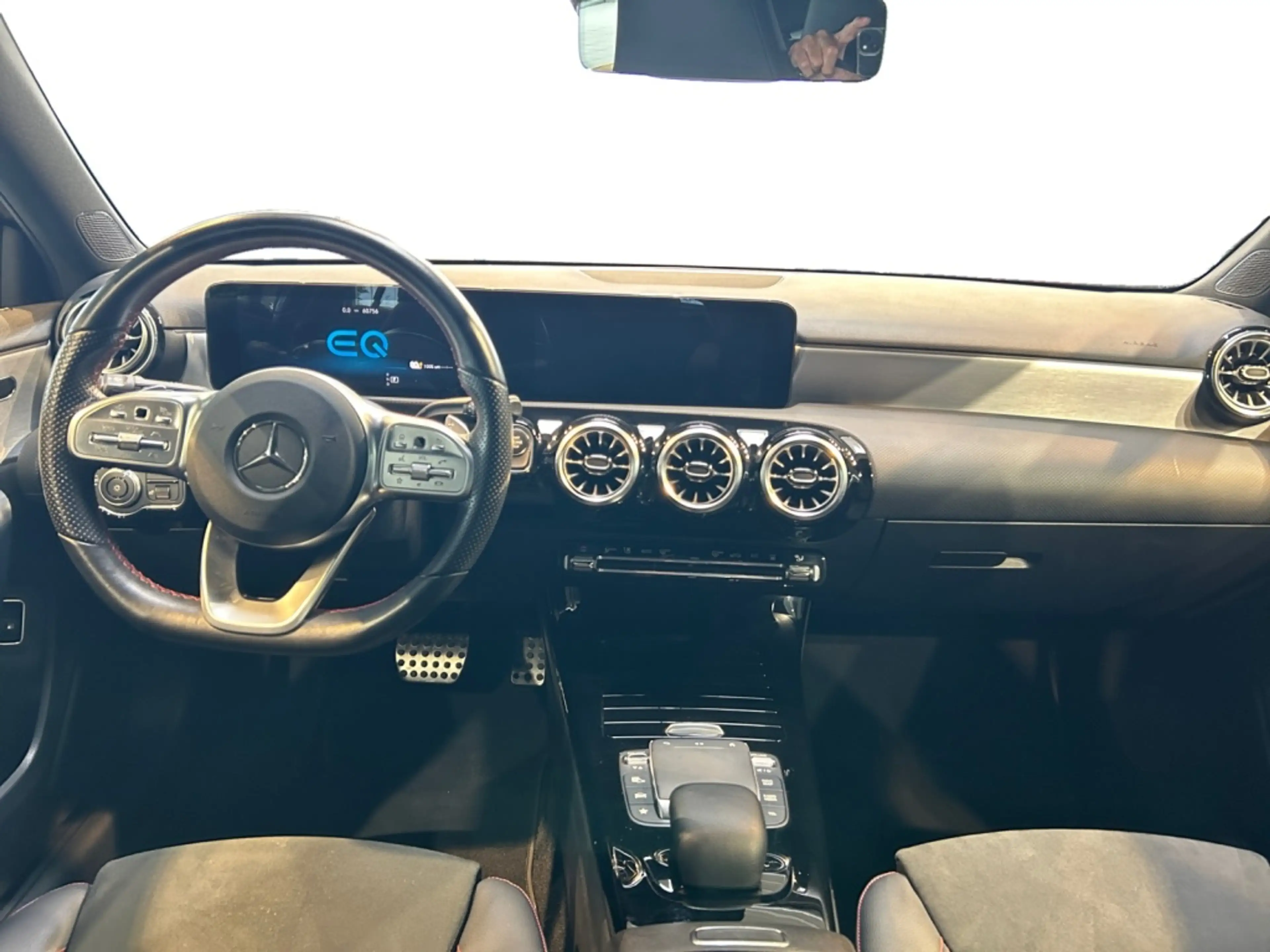 Mercedes-Benz A 250 e AMG AMG+MBUX+Fahrassist+Wide+Cam+LED+AUT — photo 13