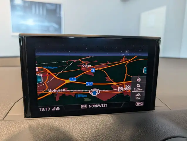 Audi Q2 view 15