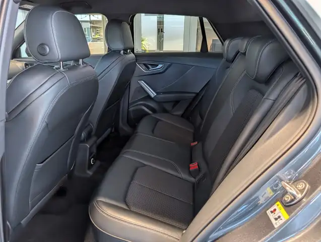 Audi Q2 view 8