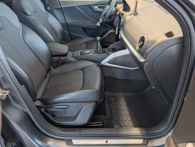 Audi Q2 view 3
