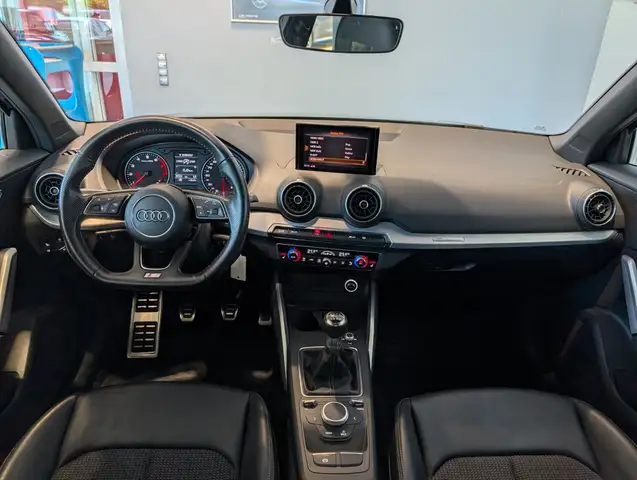 Audi Q2 view 12