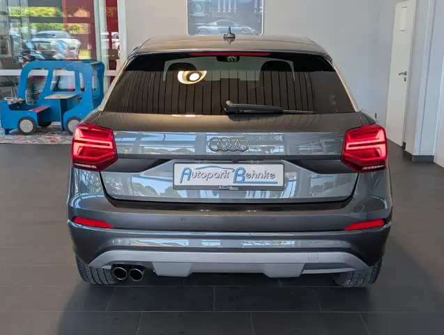 Audi Q2 view 10