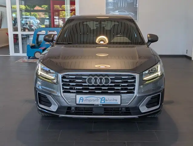 Audi Q2 view 4