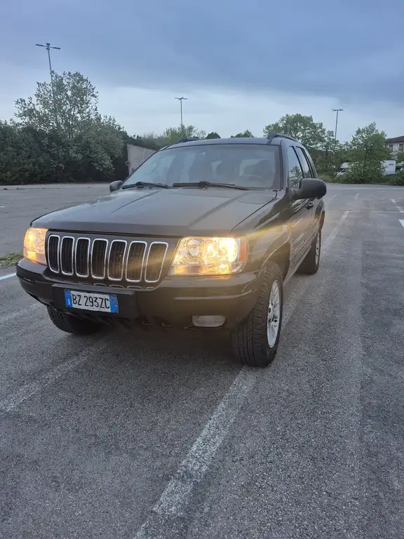 Jeep Grand Cherokee 2002 из Европы — купить под ключ