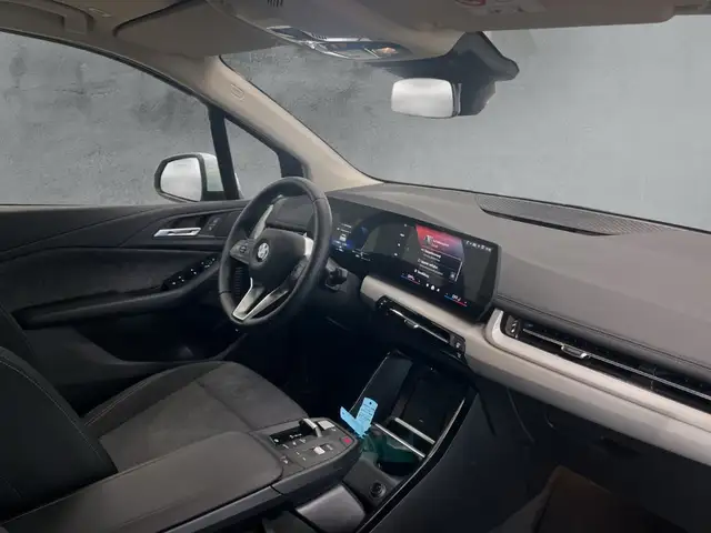 BMW 2 Series view 12