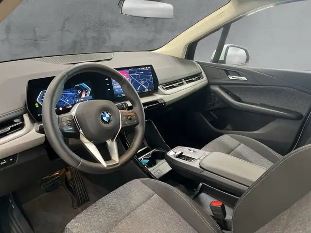 BMW 2 Series view 9
