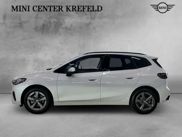 BMW 2 Series view 3