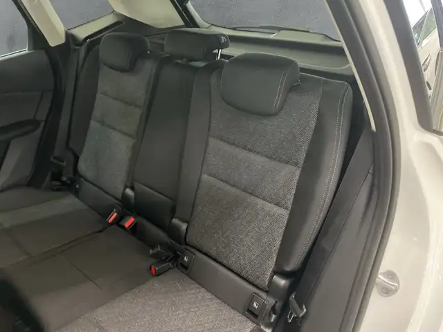 BMW 2 Series view 13