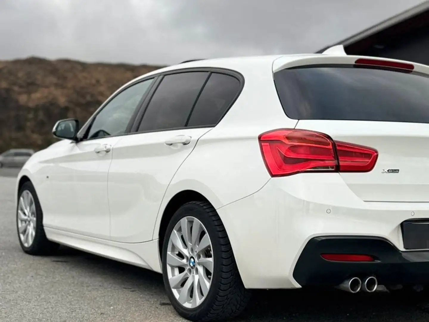 BMW 120 120d xDrive Aut. M Sport Weiß - 2
