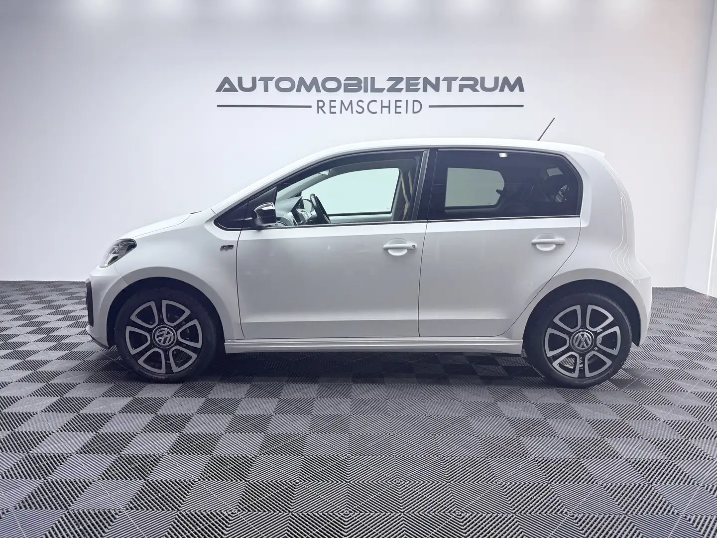 Volkswagen up! R-Line*Kamera*high up! BMT Start-Stopp*Alcantara Weiß - 2