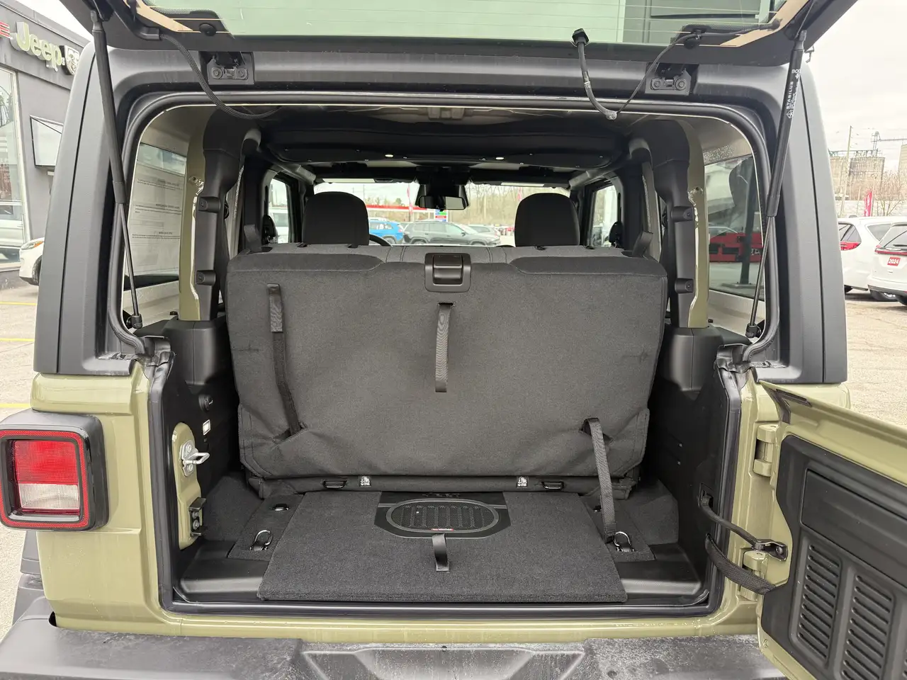 Jeep Wrangler снимка Jeep Wrangler