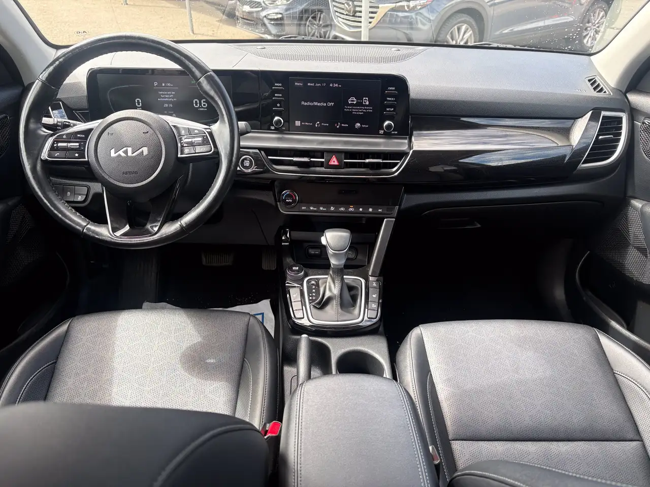 Kia Seltos снимка Kia Seltos