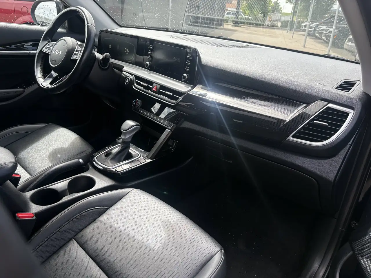 Kia Seltos снимка Kia Seltos