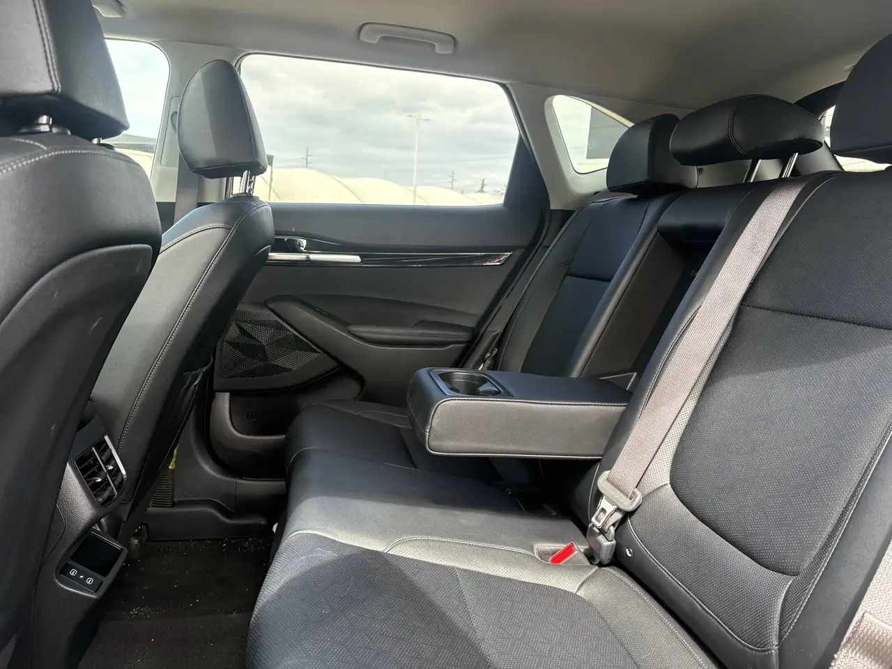 Kia Seltos снимка Kia Seltos
