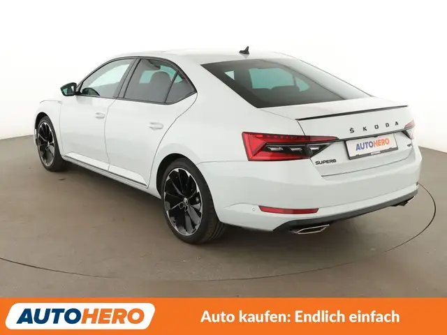 Skoda Superb view 4