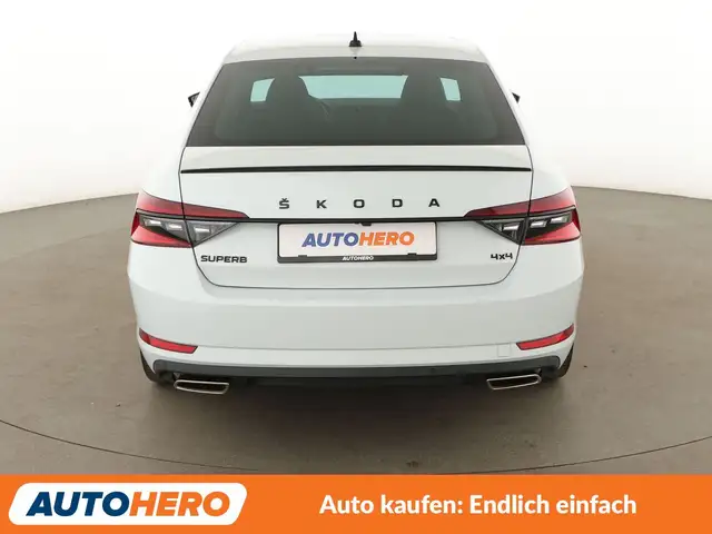 Skoda Superb view 5