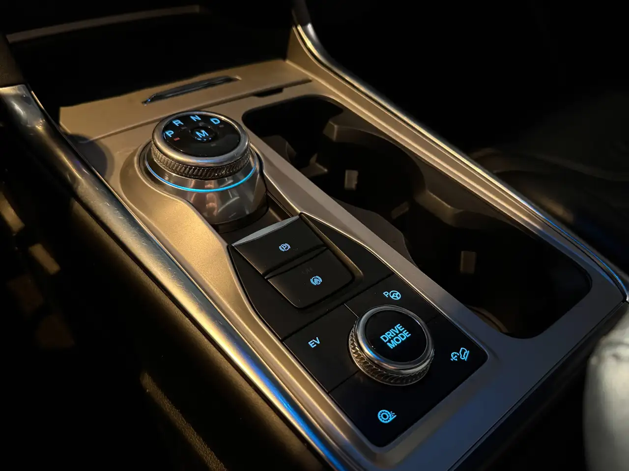 Ford Explorer Platinum Plug-in-Hybrid 4x4 7 Sitze-Vollausstattung, миниатюра 15