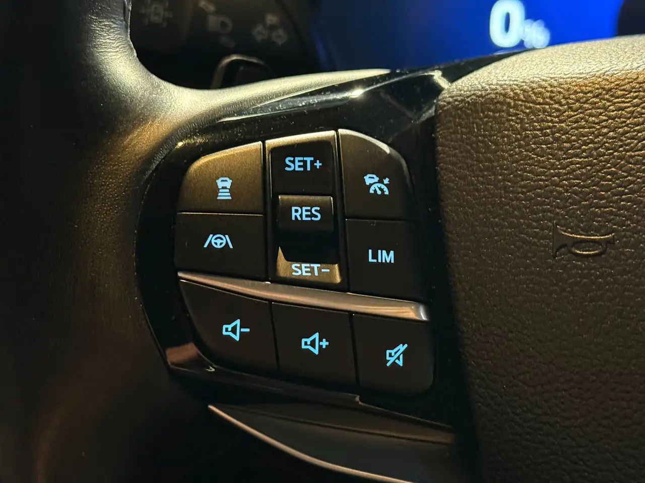 Ford Explorer Platinum Plug-in-Hybrid 4x4 7 Sitze-Vollausstattung, миниатюра 18