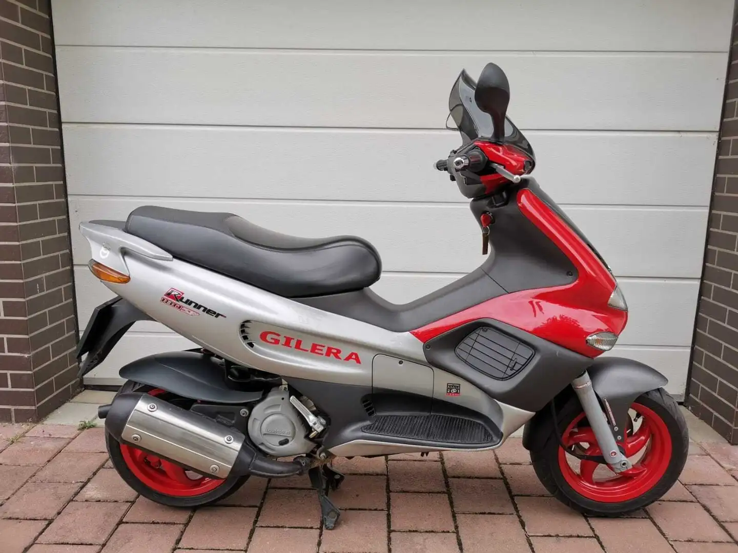 Gilera Runner 180 TOP 100% ORIGINALE Червоний - 1