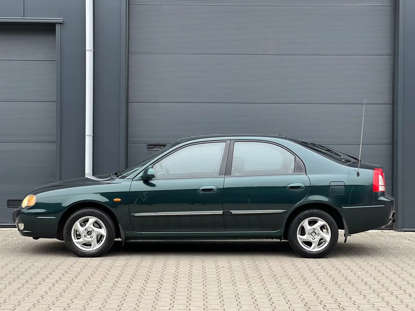 Kia Shuma 1.6-16V LS + AIRCO + TREKHAAK + LMV Verde - 2