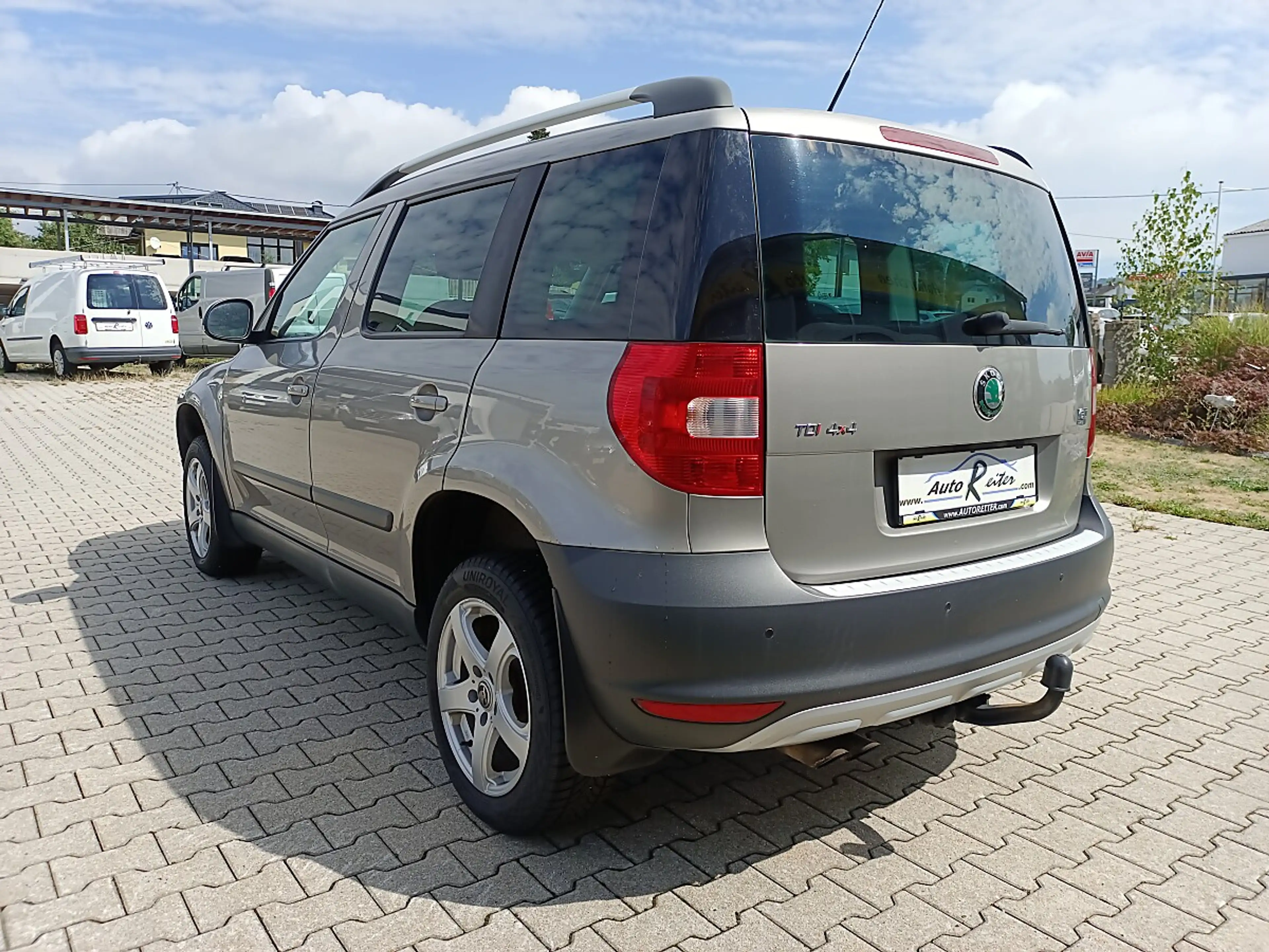 Skoda Yeti 4x4 Twenty Elegance 2,0 TDI CR DPF *AHV*BT*PDC*... — photo 3