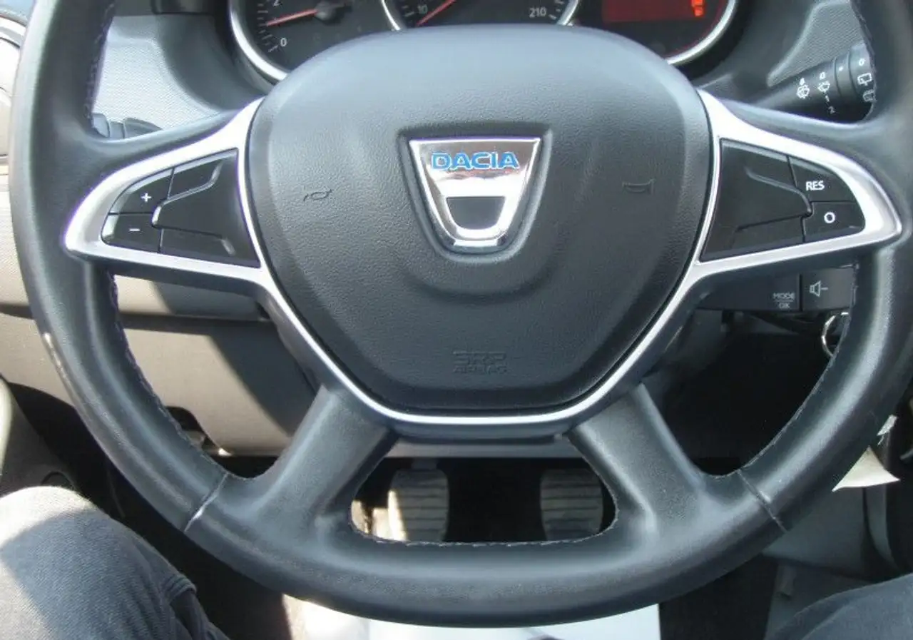 Dacia Duster — photo 14