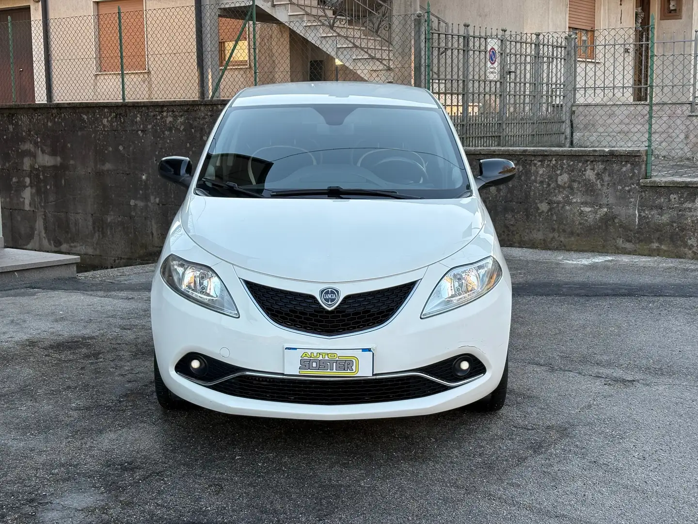Lancia Ypsilon 1.3 M.Jet Bianco - 1