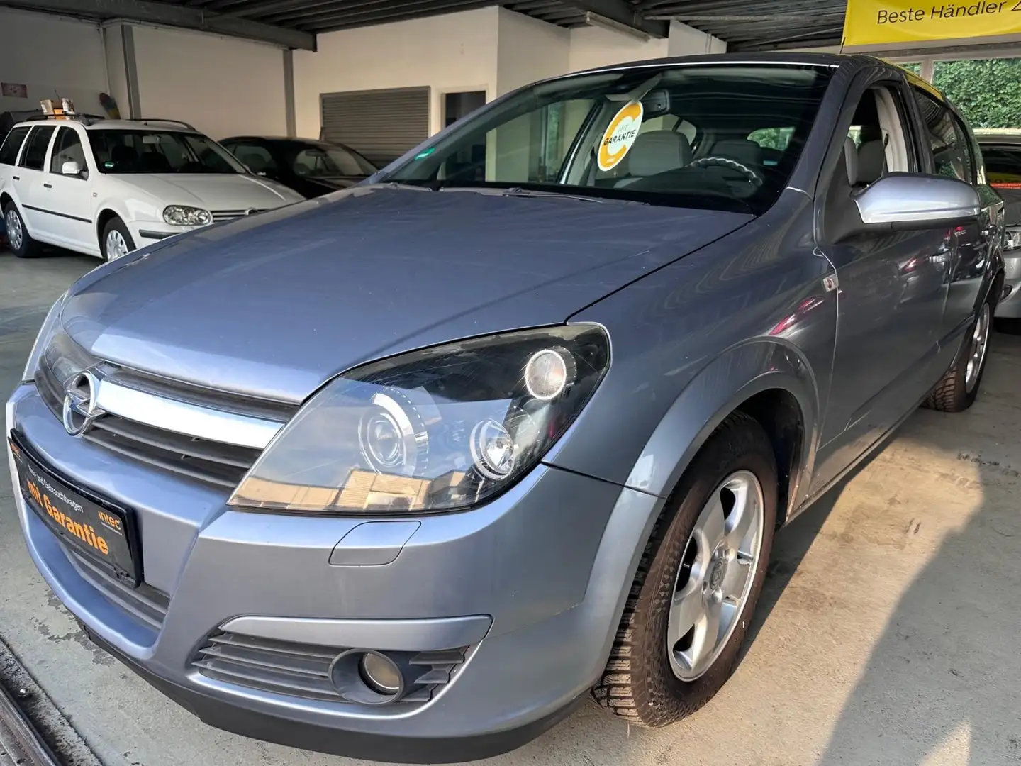 Opel Astra Enjoy Grau - 2
