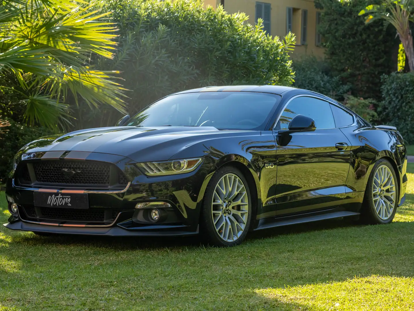 Ford Mustang Mustang Fastback V8 5.0 421 GT Zwart - 1