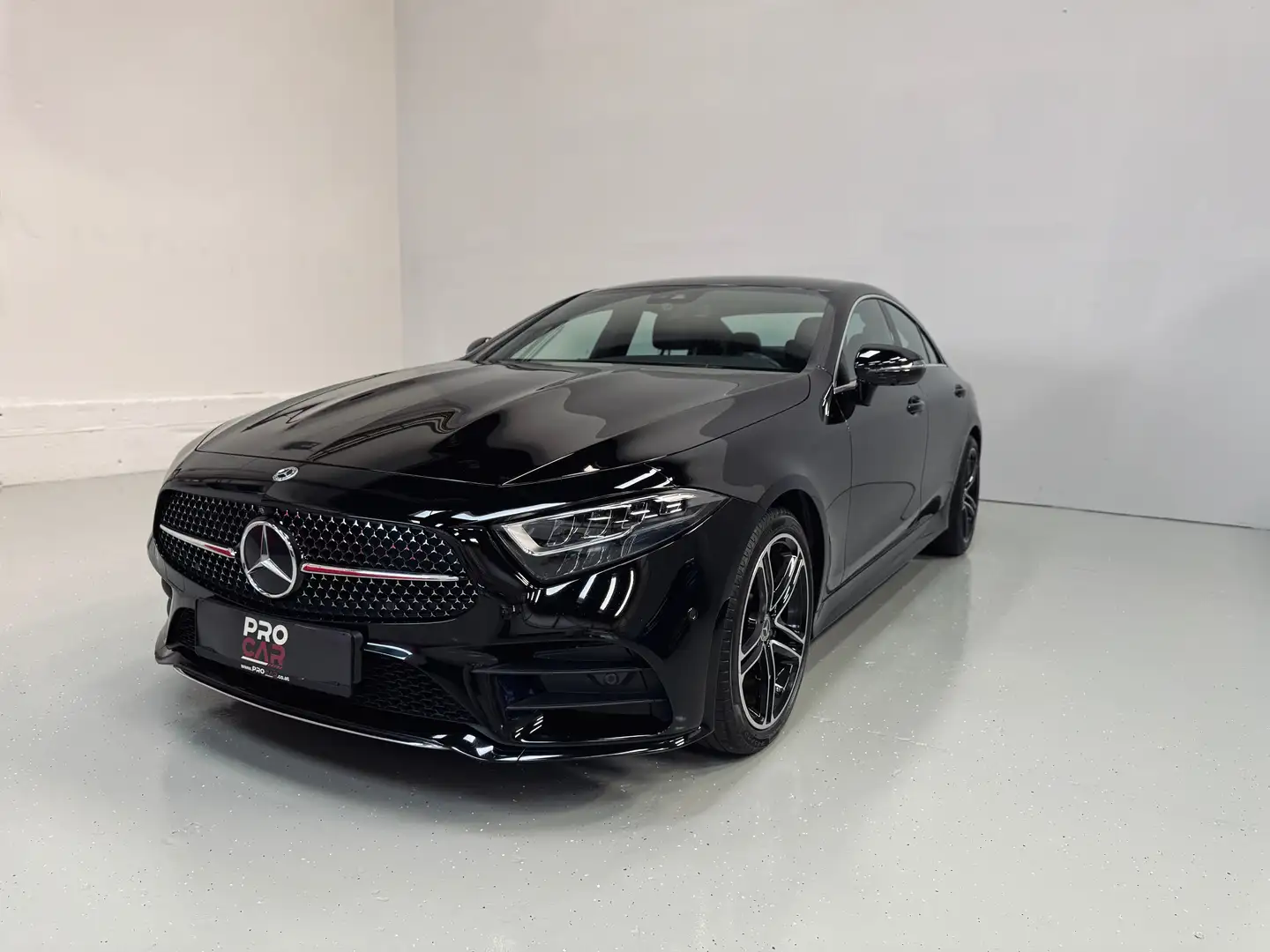 Mercedes-Benz CLS 220 d AMG Schwarz - 1