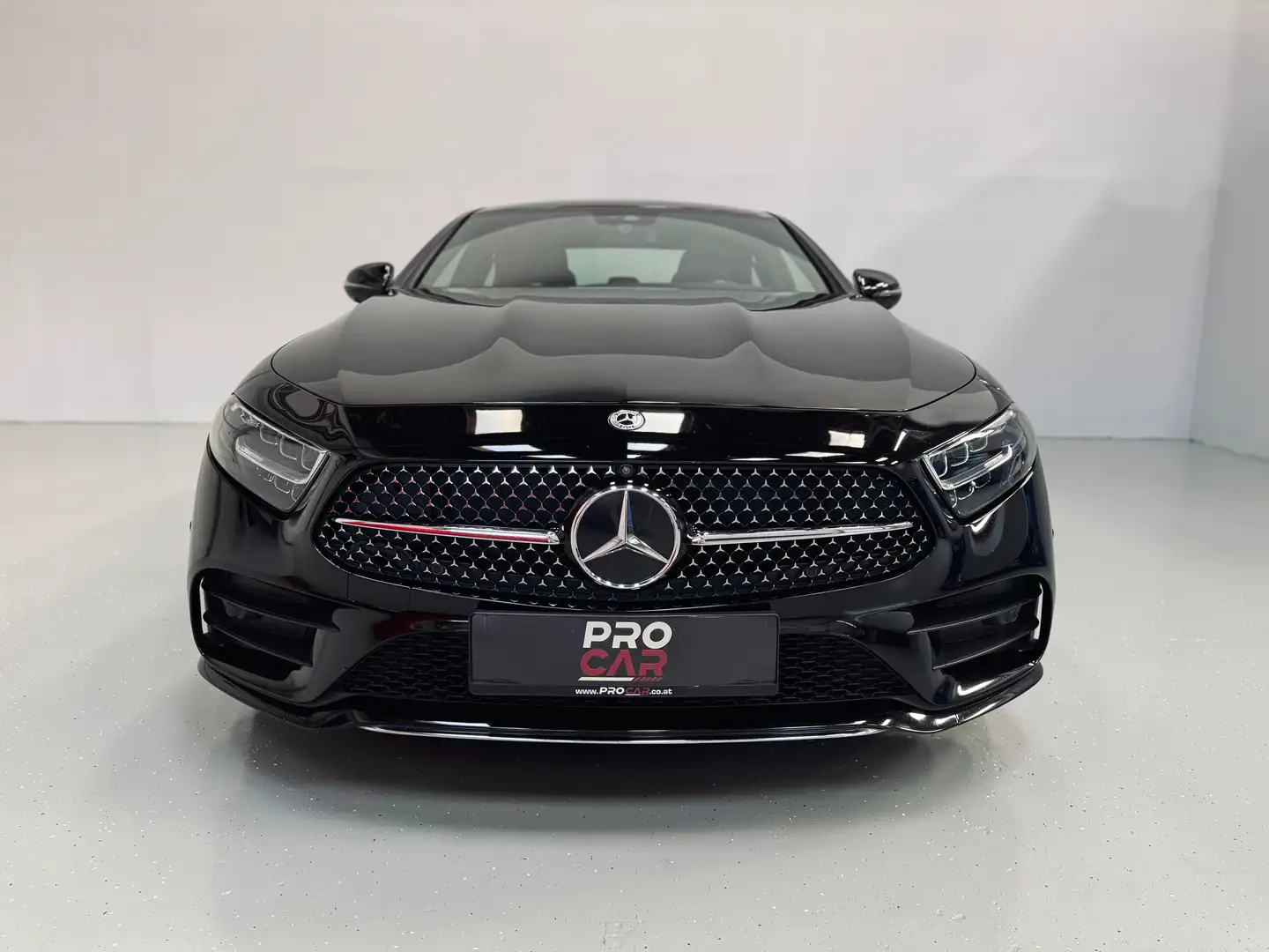 Mercedes-Benz CLS 220 d AMG Schwarz - 2