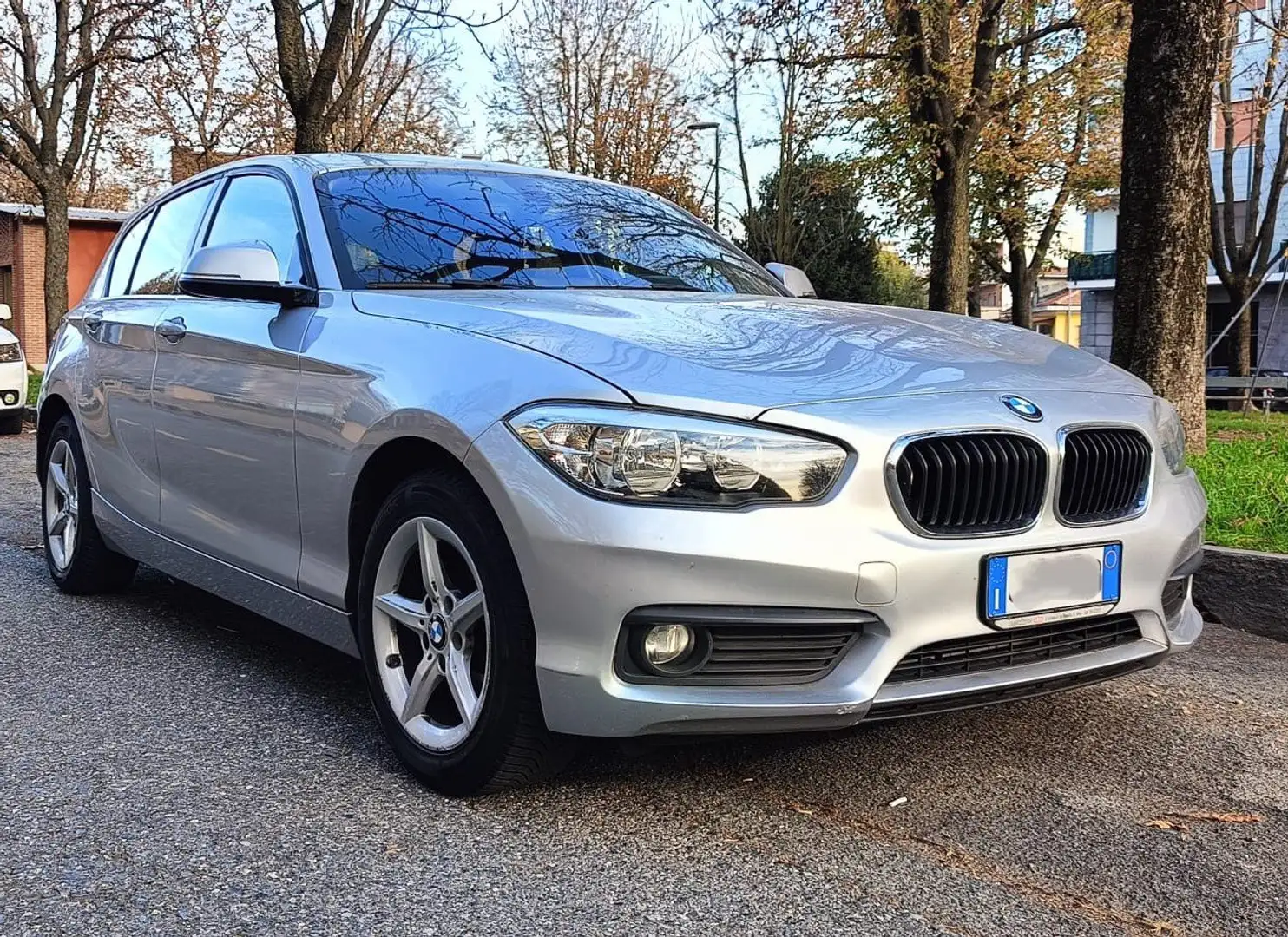 BMW 116 116d eff.dynamics Advantage 5p Argento - 1