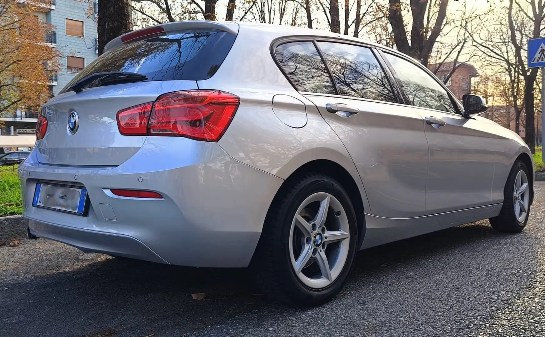 BMW 116 116d eff.dynamics Advantage 5p Argento - 2