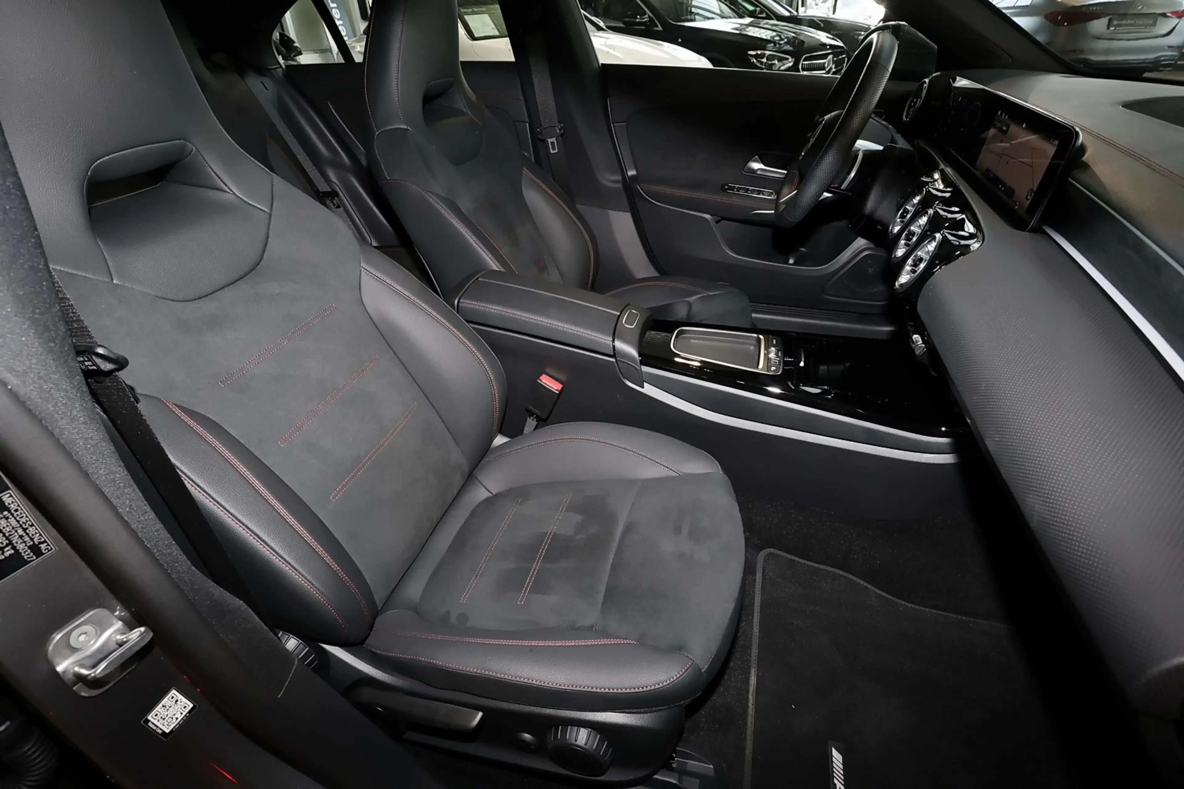 Mercedes-Benz CLA 180 Coupé AMG Adv PLUS+19"+KAMERA+LED+MBUX — photo 5