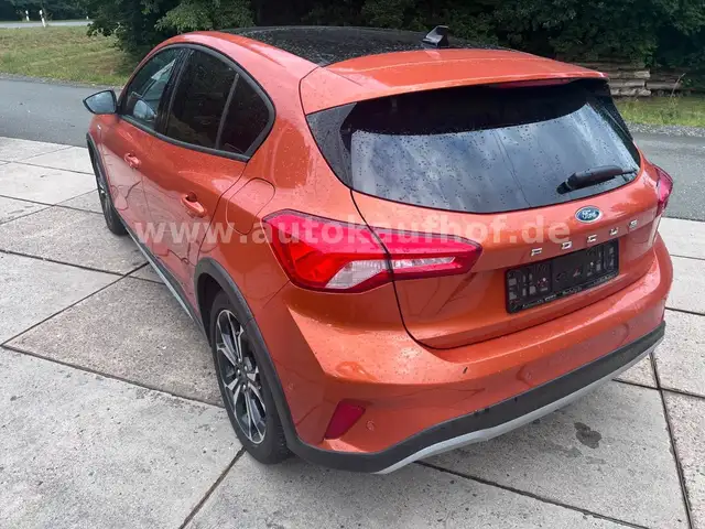 Ford Focus view 6