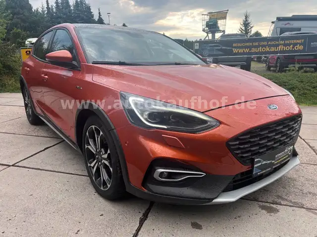 Ford Focus view 2
