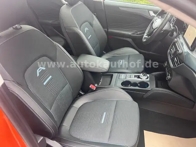 Ford Focus view 14