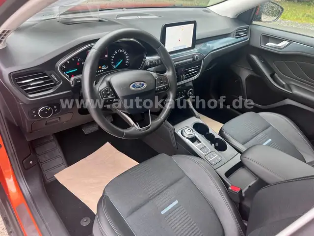 Ford Focus view 15
