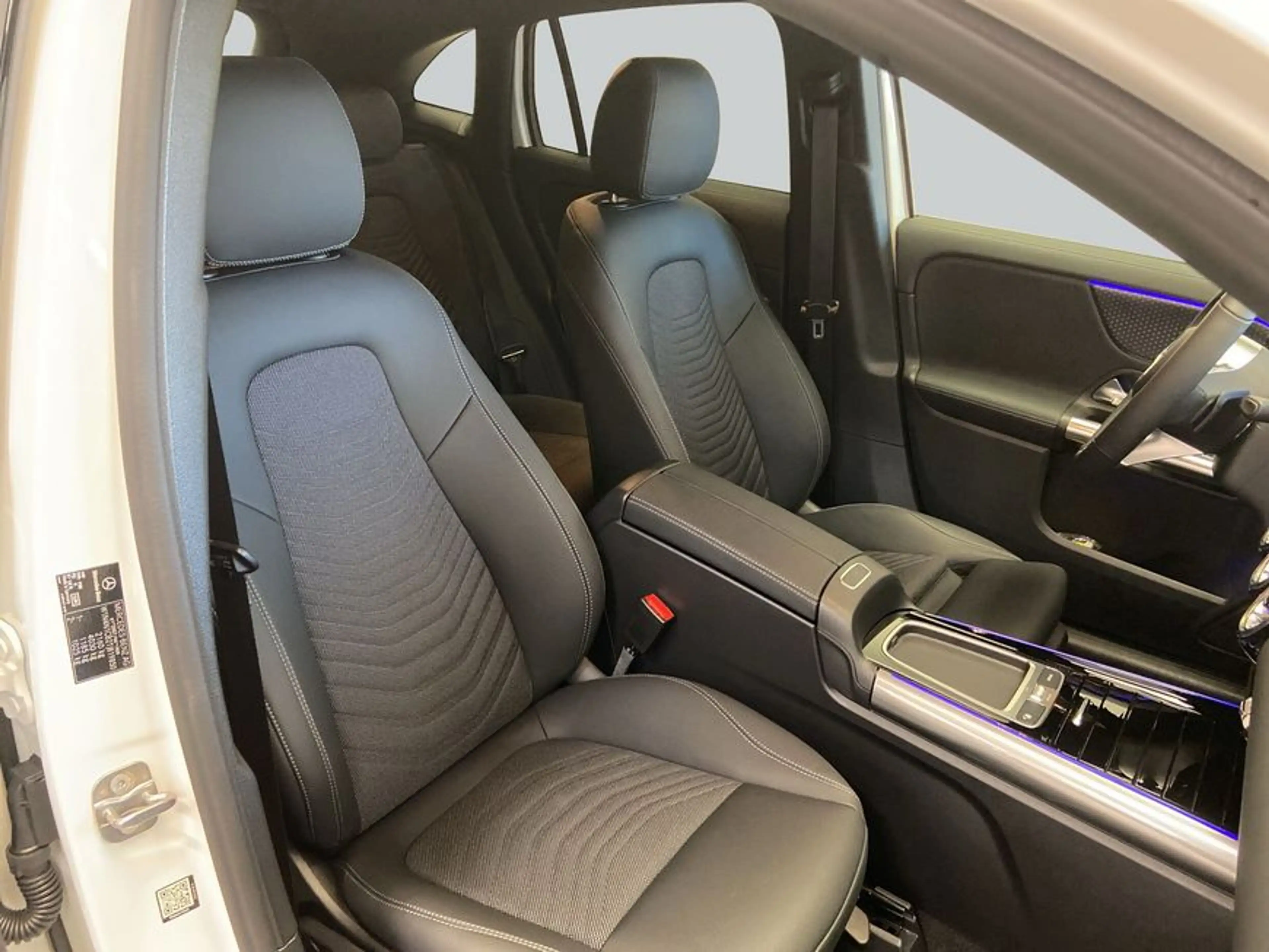 Mercedes-Benz GLA 200 GLA — photo 13