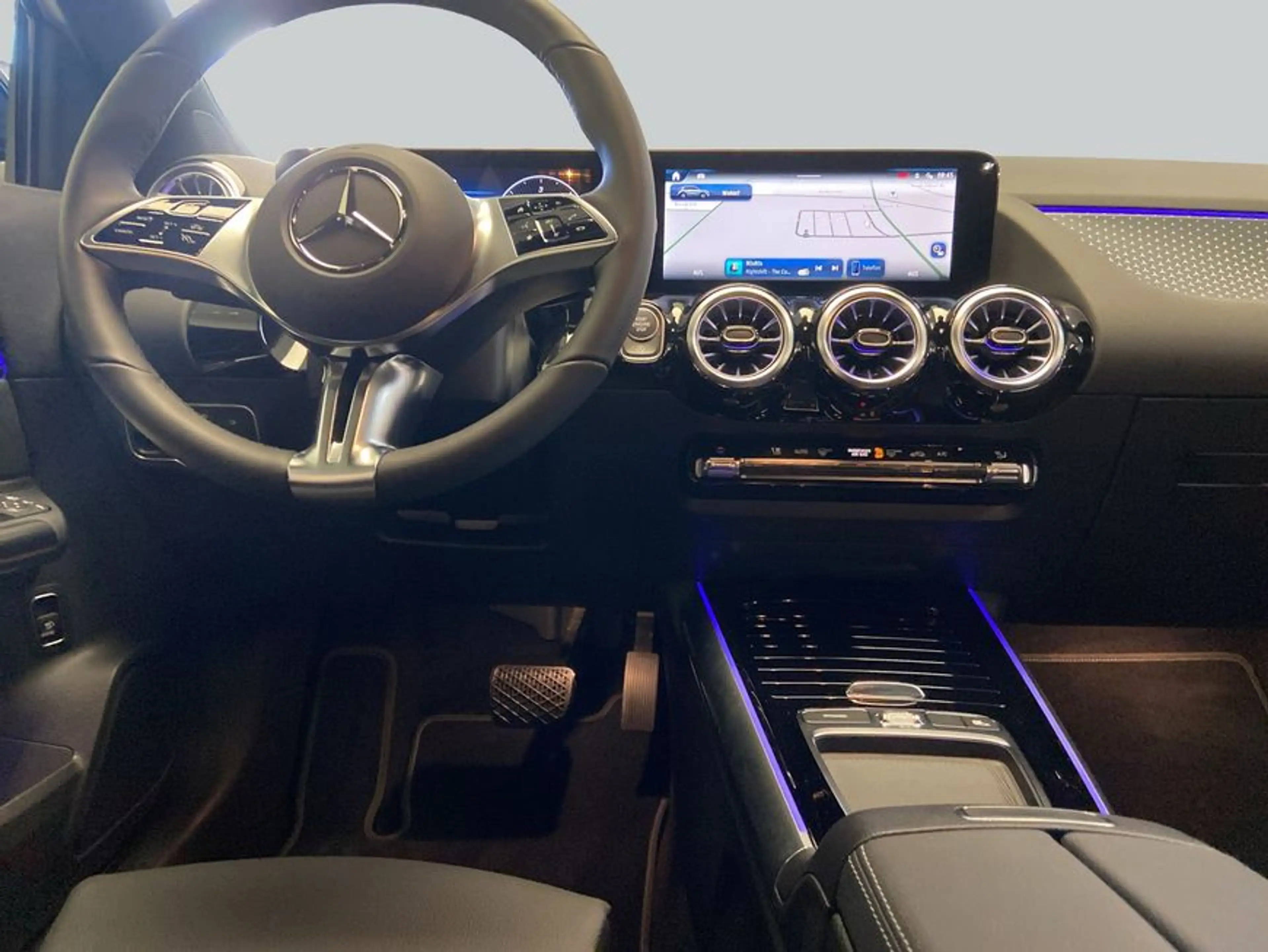 Mercedes-Benz GLA 200 GLA — photo 15