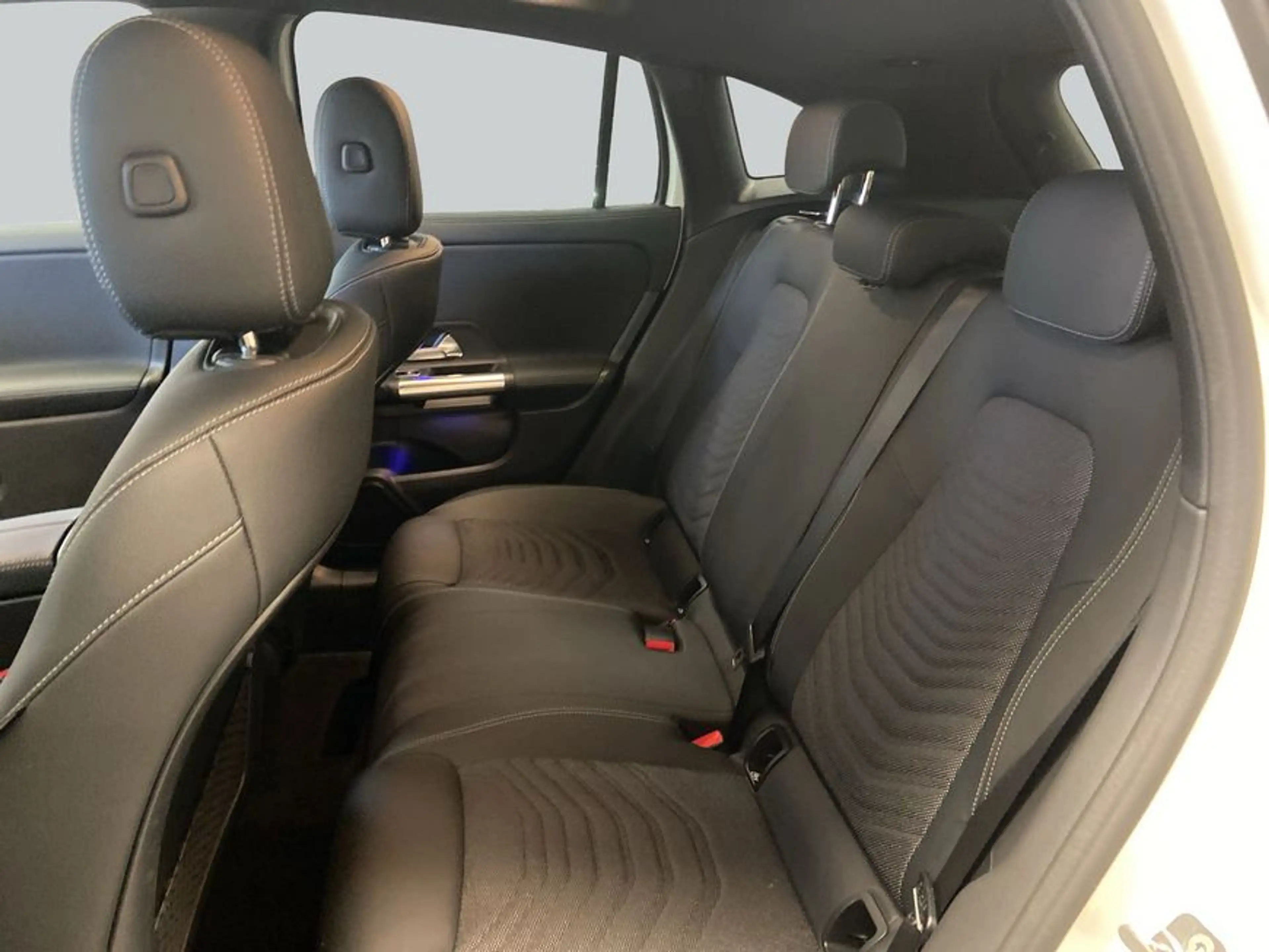 Mercedes-Benz GLA 200 GLA — photo 12