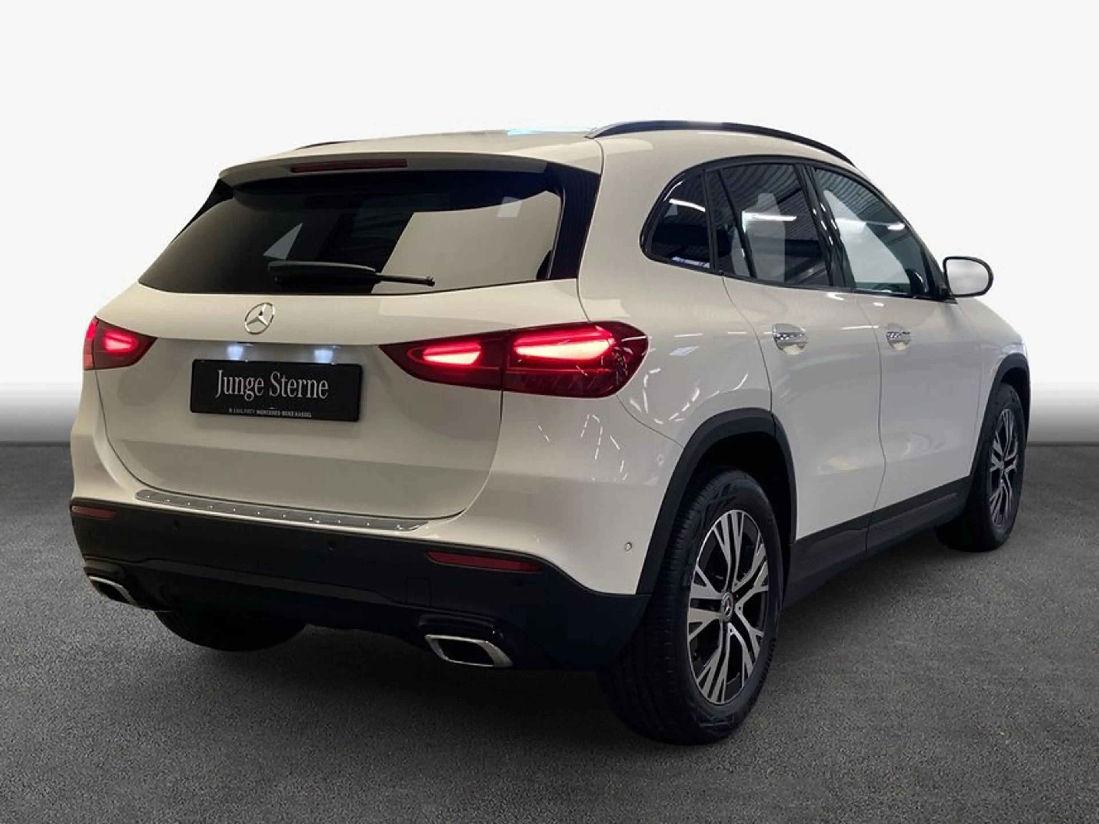 Mercedes-Benz GLA 200 GLA — photo 2