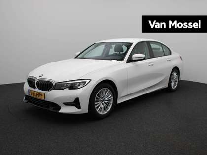 BMW 318 3-serie 318i Executive | Half-Leder | Navigatie |